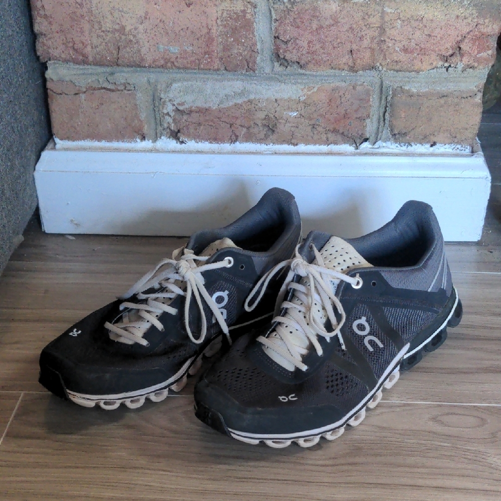 On Running Black and Gray Athletic Shoes